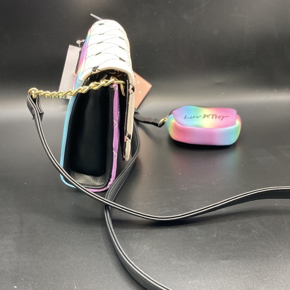 Betsey Johnson Embroidered Heart Rainbow ombré crossbody w/ pouch - Picture 2 of 4